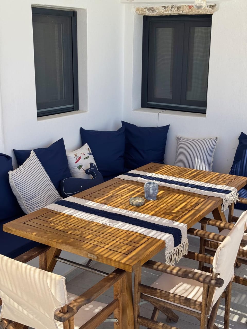 Seating area, Dining area