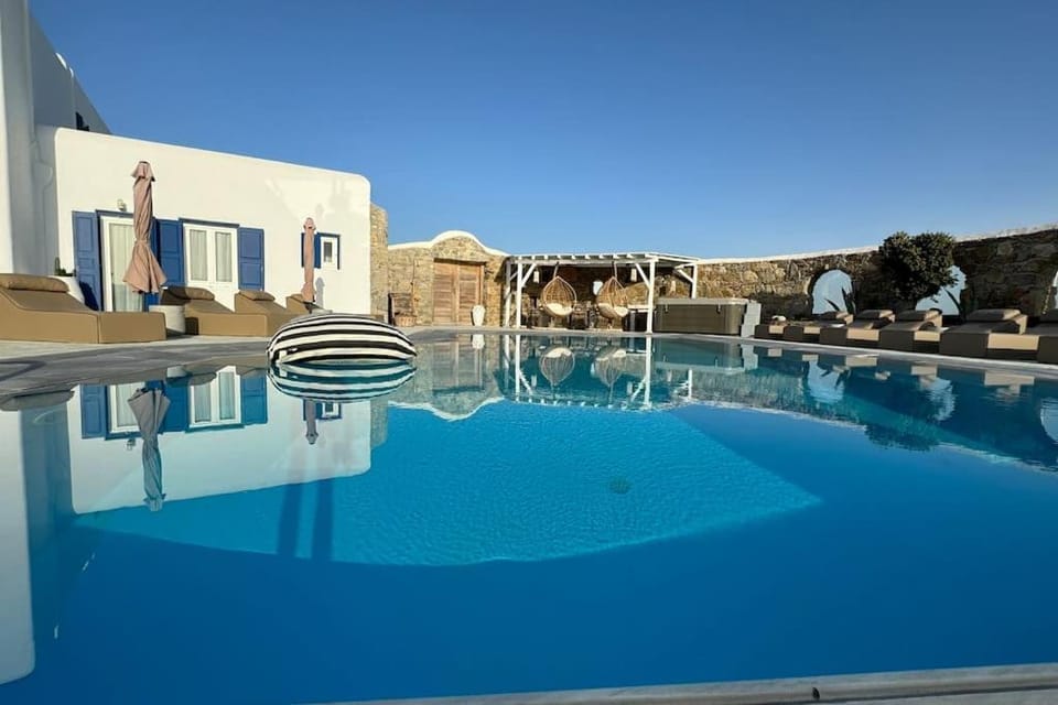 Day, Pool view, Swimming pool, sunbed