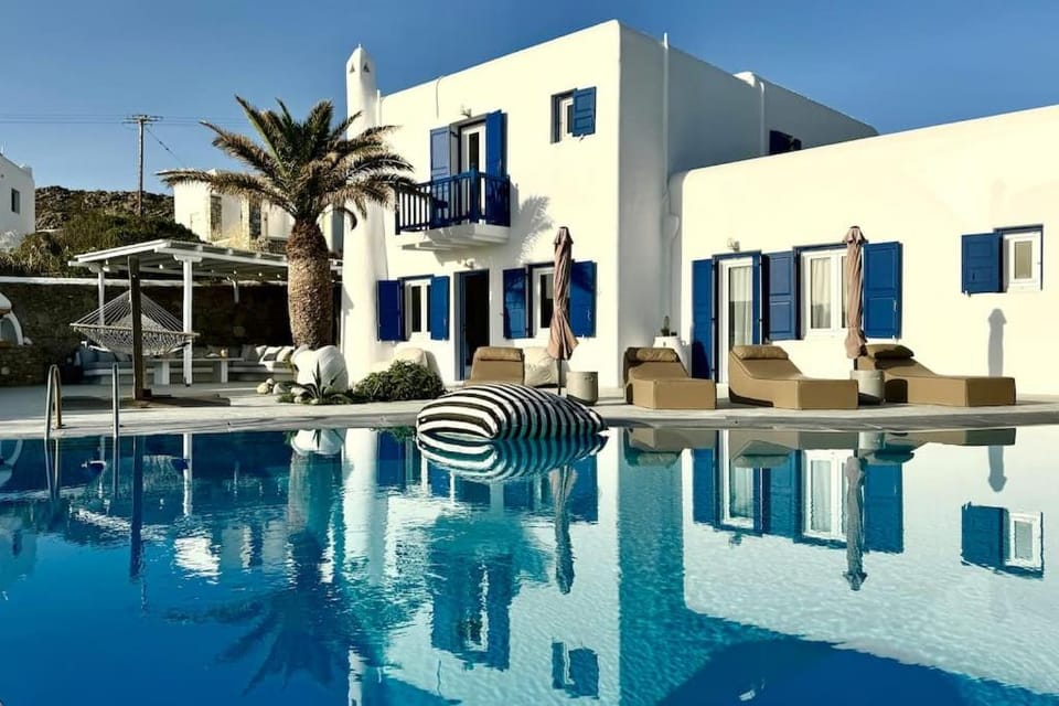 Stay Waterfront - Stunning 6 bedroom Villa Annita with Pool Villa in Mykonos, Mikonos 846 00, Greece