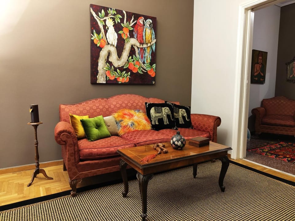 Living room, Seating area
