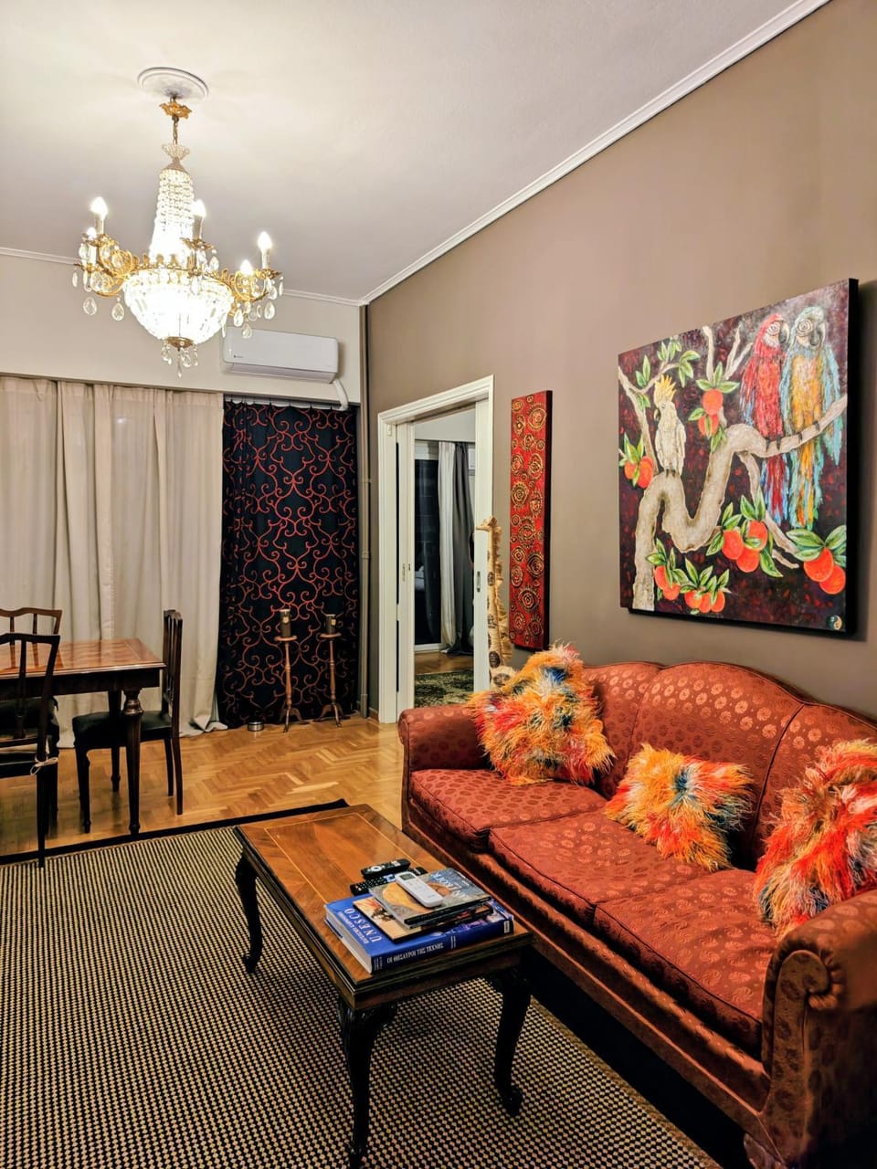 Living room, Seating area