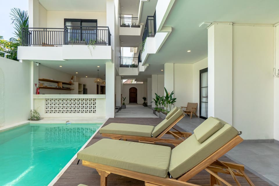 Patio, Balcony/Terrace, Seating area, Pool view, Swimming pool, sunbed