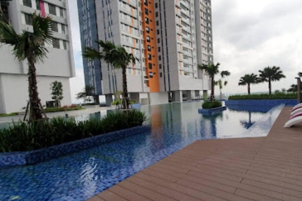 Property building, Pool view, Swimming pool, sunbed