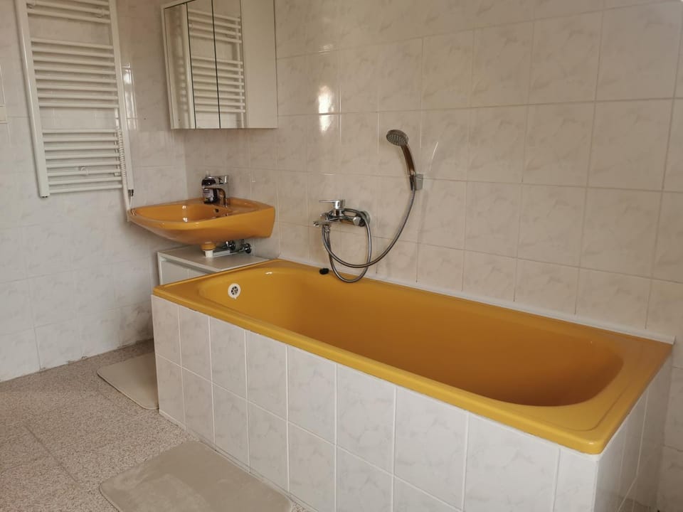 Bathroom, Bath