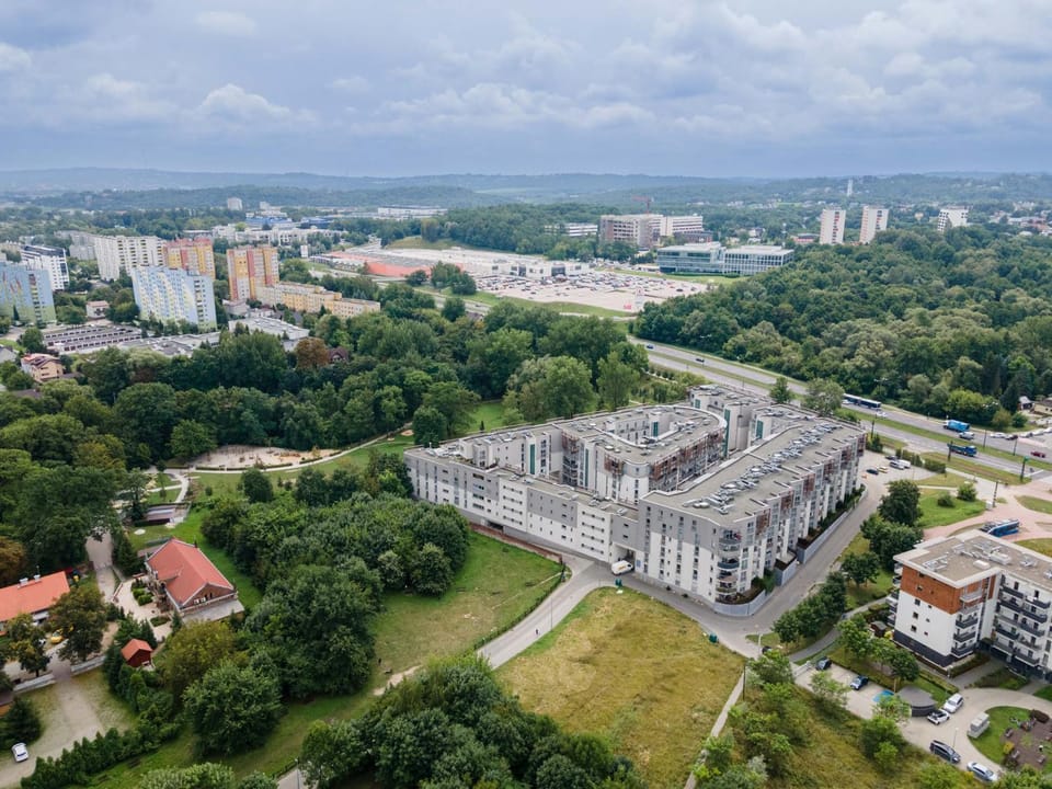 Property building, Neighbourhood, Bird's eye view, Location