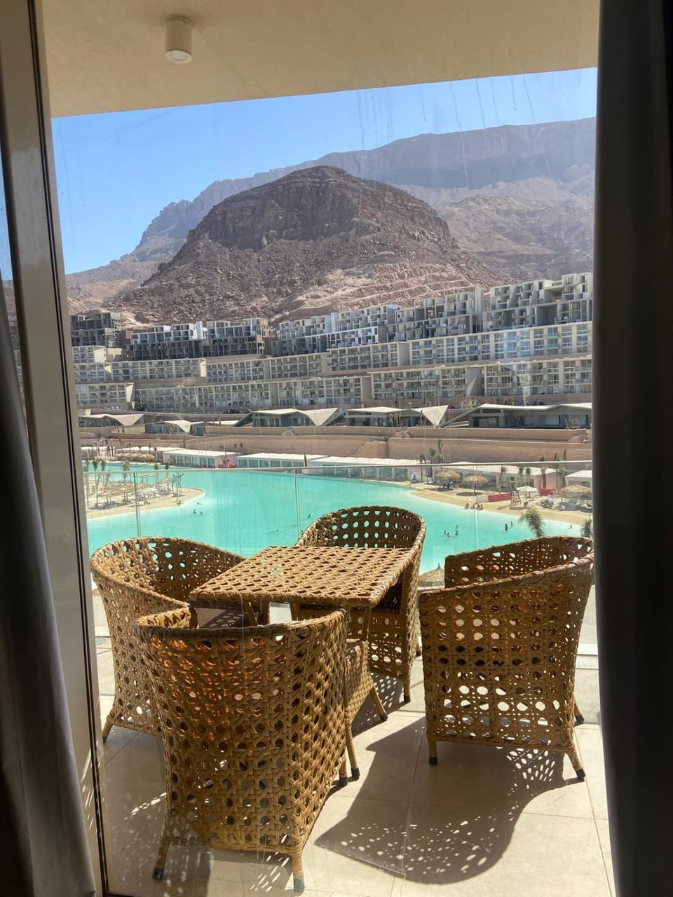Day, Natural landscape, View (from property/room), Balcony/Terrace, Dining area, Mountain view, Pool view, Swimming pool, sunbed