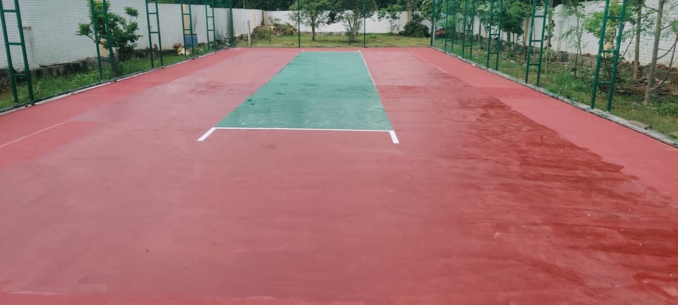 Siva Rama garden resort 10 members BIG ac room&1 Noon ac room at swimming pool view, ,box cricket ,born fair,BBQ,kichan with all equipment etc nr beach road bheemilli vishakapatnam Villa in Visakhapatnam