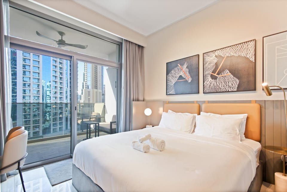 MAG318 Downtown Luxury - 5 Min Walk to Burj & Mall Apartment in Dubai