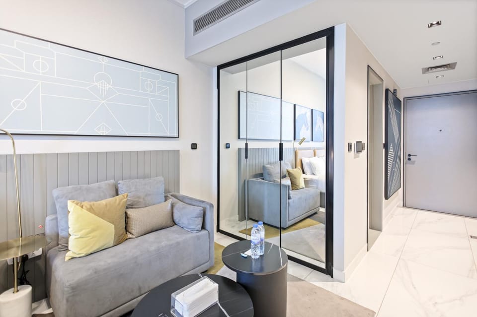 MAG318 Downtown Luxury - 5 Min Walk to Burj & Mall Apartment in Dubai