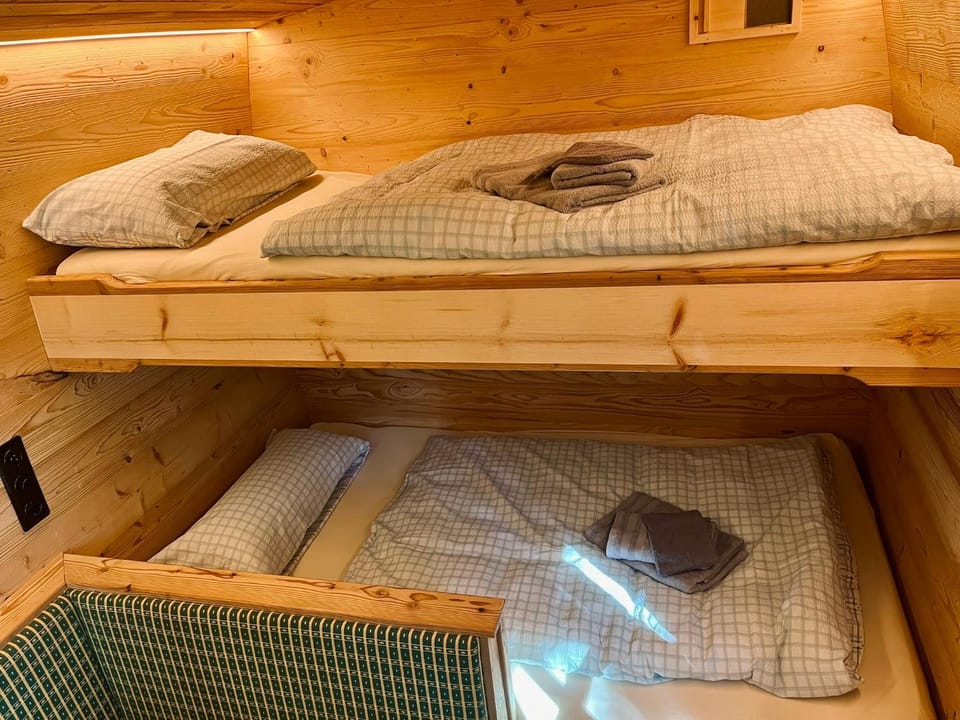 Bed, Bedroom, bunk bed