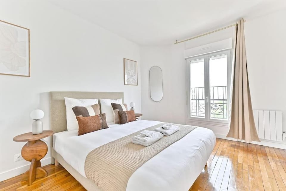 Bed, Photo of the whole room