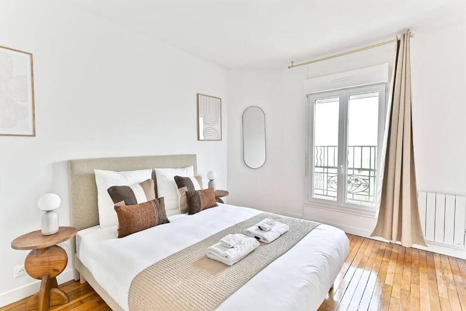 Bed, Photo of the whole room