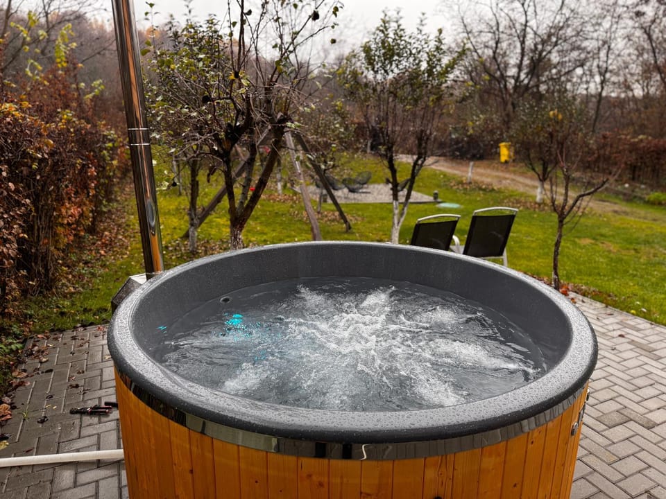Hot Tub, Garden view