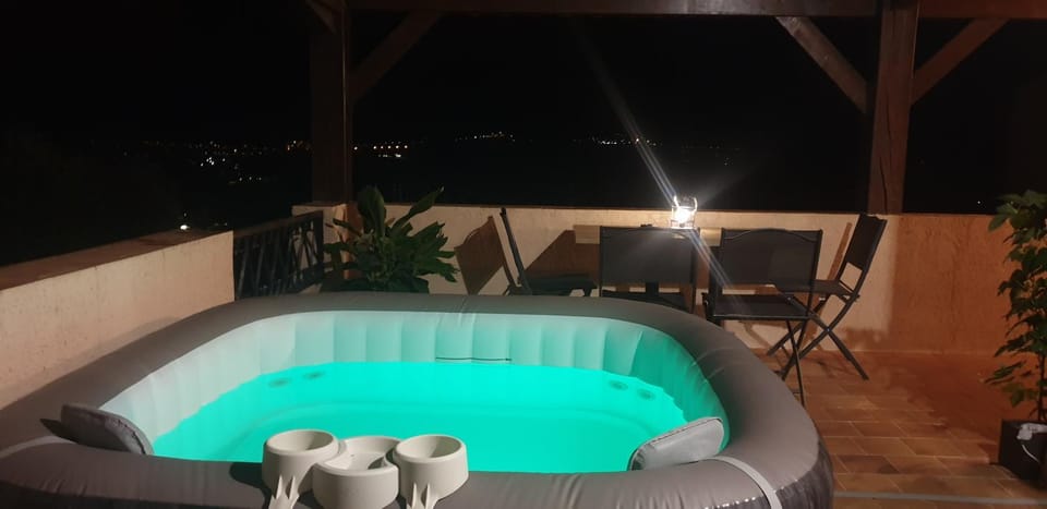La Mélenzanice Apartment in Provence-Alpes-Côte d'Azur