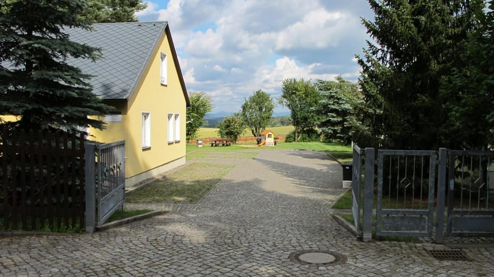 Day, Natural landscape, Garden, Garden view, Street view