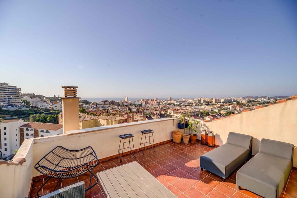 120 - Cozy Duplex Penthouse with Panoramic Views Apartment in Fuengirola