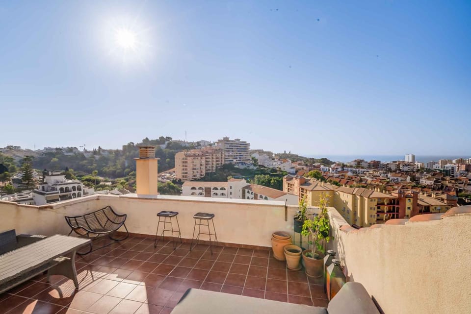 120 - Cozy Duplex Penthouse with Panoramic Views Apartment in Fuengirola