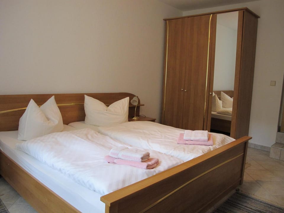 Bed, Bedroom, wardrobe
