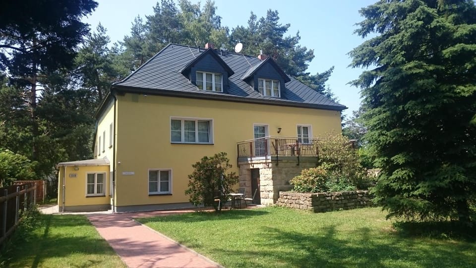 Property building, Garden, Garden view