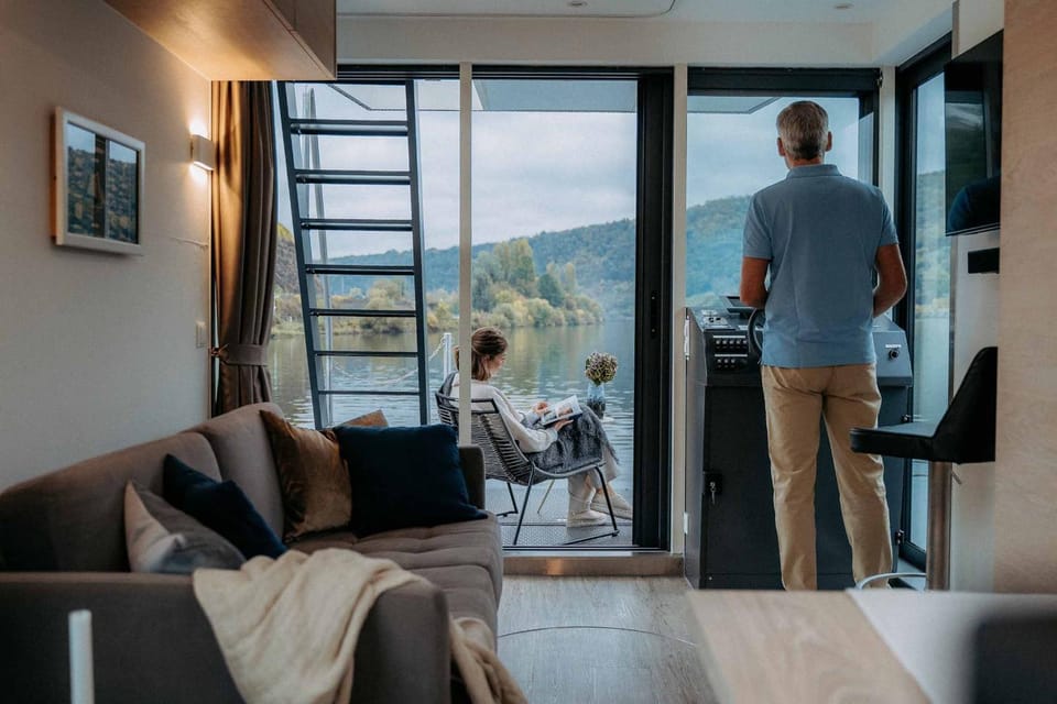 TV and multimedia, Balcony/Terrace, Living room, Seating area