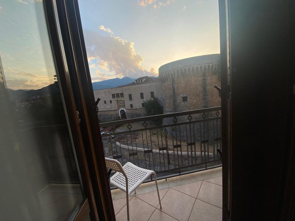 Patio, Day, View (from property/room), Balcony/Terrace, Mountain view