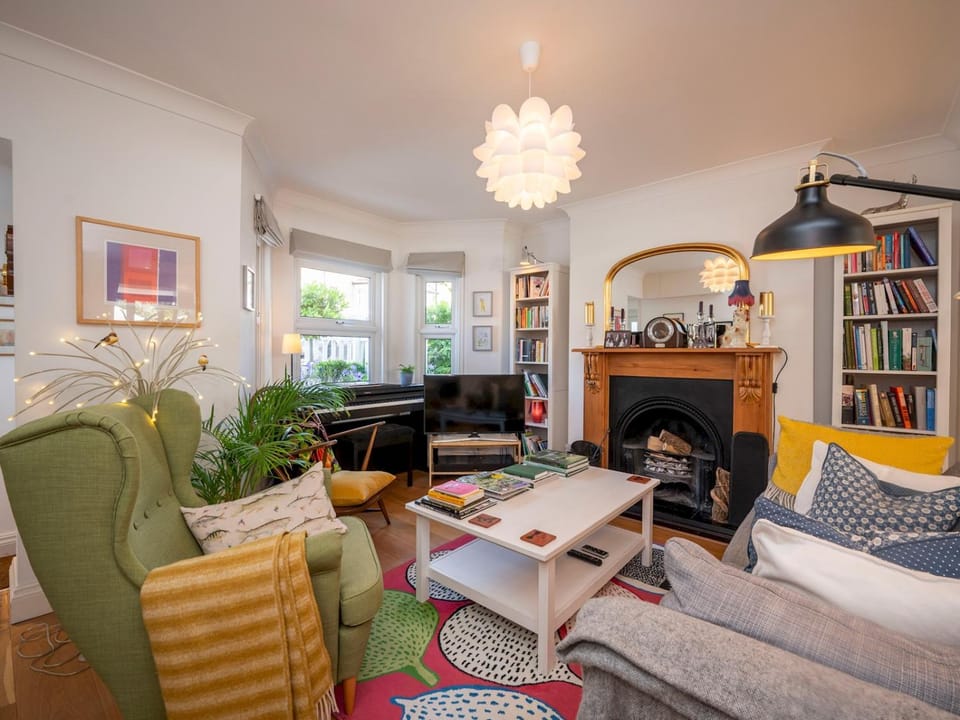 TV and multimedia, Living room, Seating area