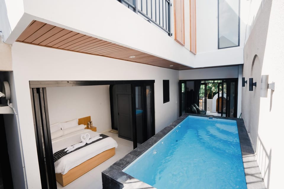 View (from property/room), Balcony/Terrace, Swimming pool