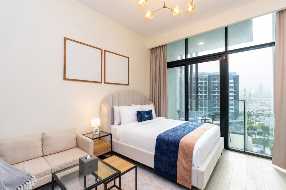 Bed, Photo of the whole room, Seating area, Bedroom