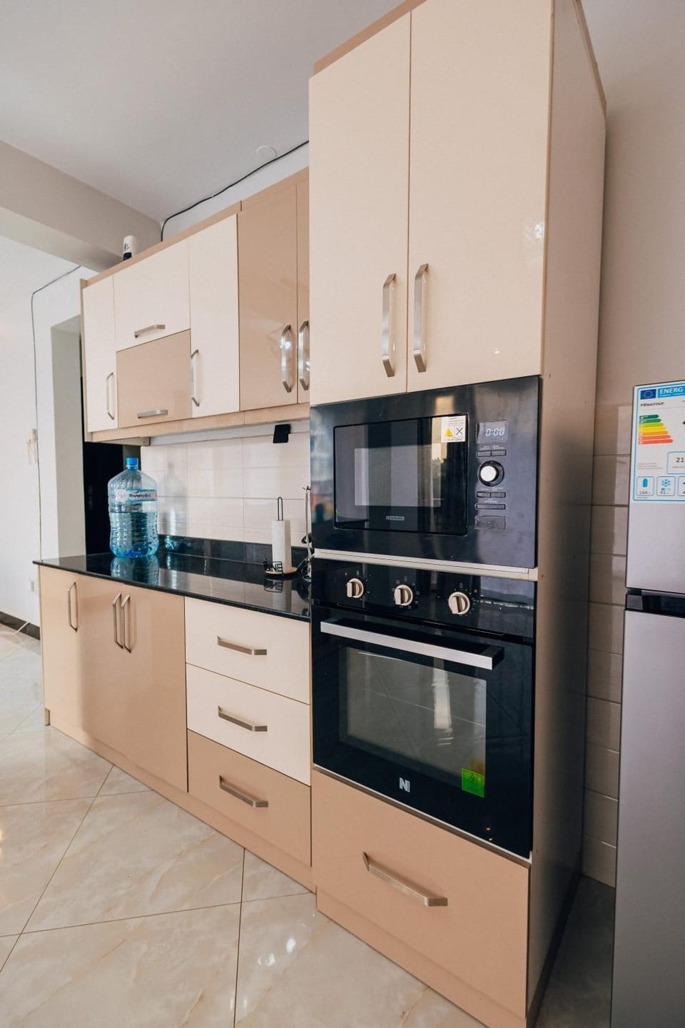 Kitchen or kitchenette, oven