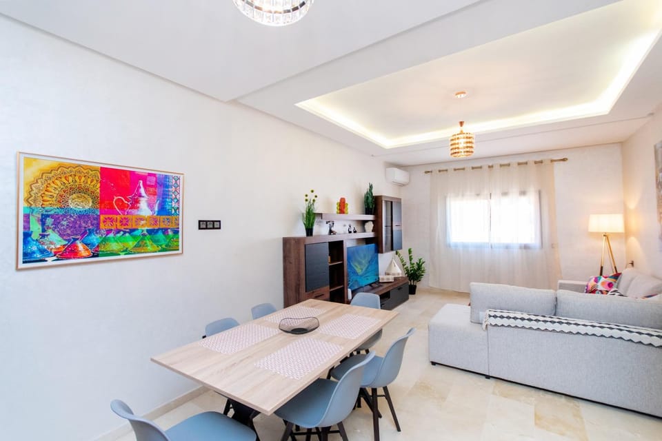 Living room, Dining area