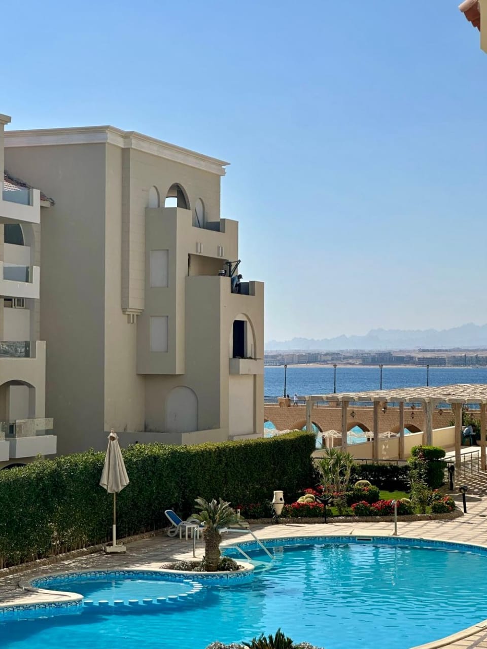 Beach, Pool view, Sea view, Swimming pool, sunbed
