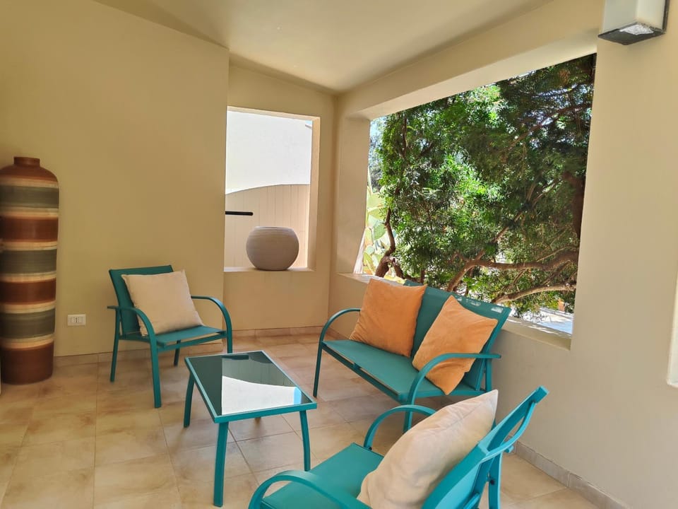 Patio, Seating area