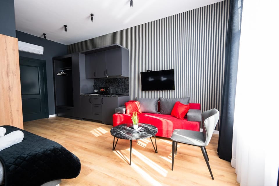 Kitchen or kitchenette, Seating area