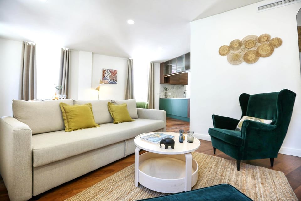 Green Essence Duplex in Faro by Misha's Place Apartment in Faro