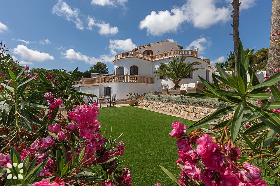 Property building, Garden, Garden view