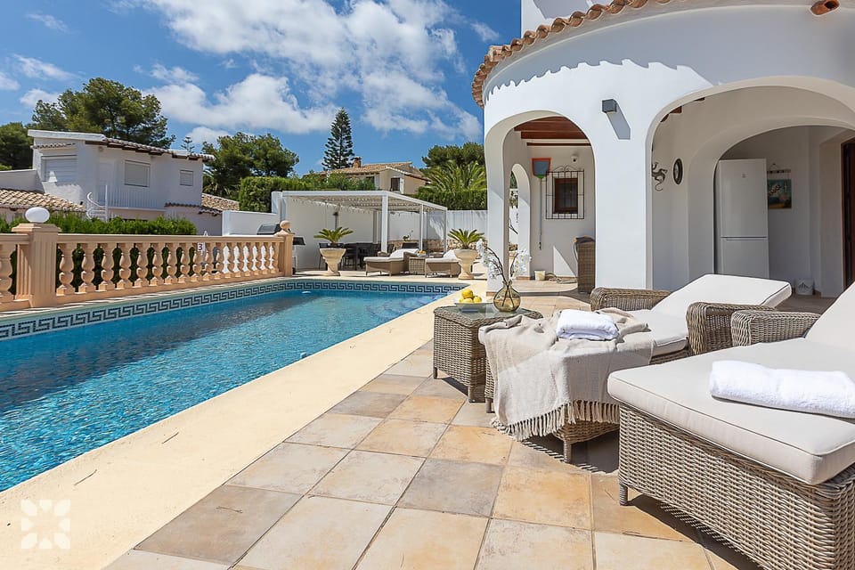 Property building, Patio, View (from property/room), Balcony/Terrace, Living room, Seating area, Pool view, Swimming pool, sunbed