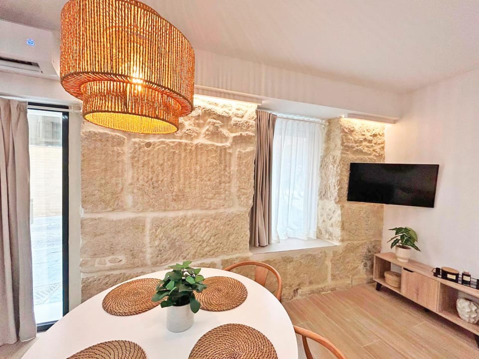 Communal lounge/ TV room, TV and multimedia, Living room, Seating area