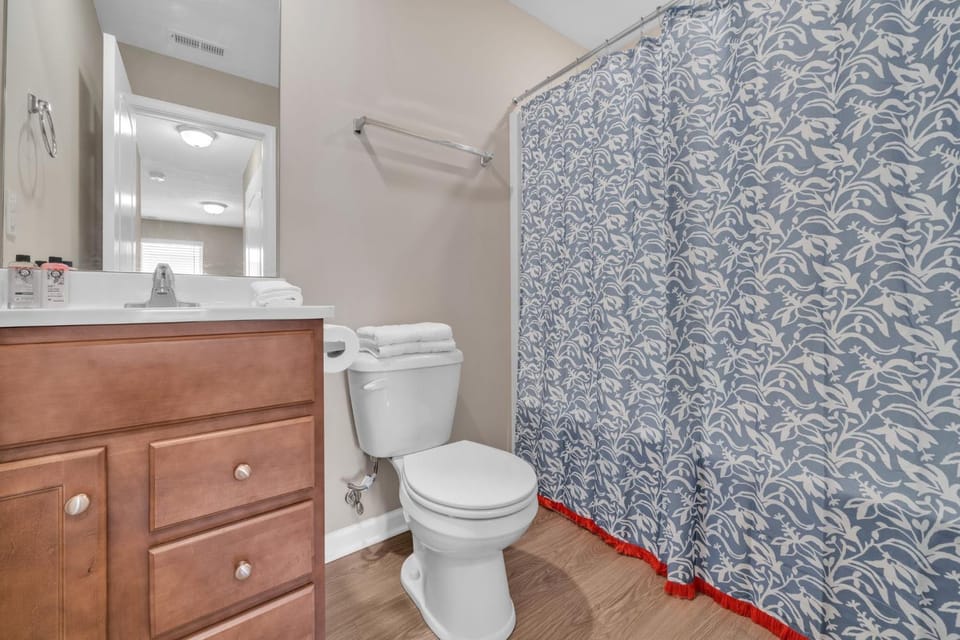 Stonecrest 822, 2Bd Apt I Free Parking I Pool Apartment in New Albany