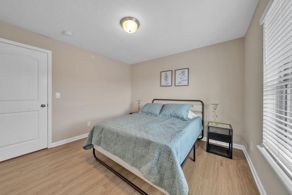 Stonecrest 822, 2Bd Apt I Free Parking I Pool Apartment in New Albany