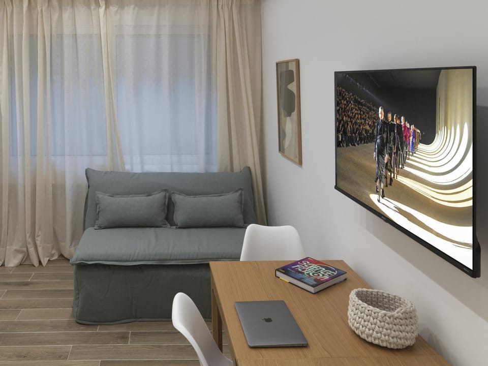Communal lounge/ TV room, Living room