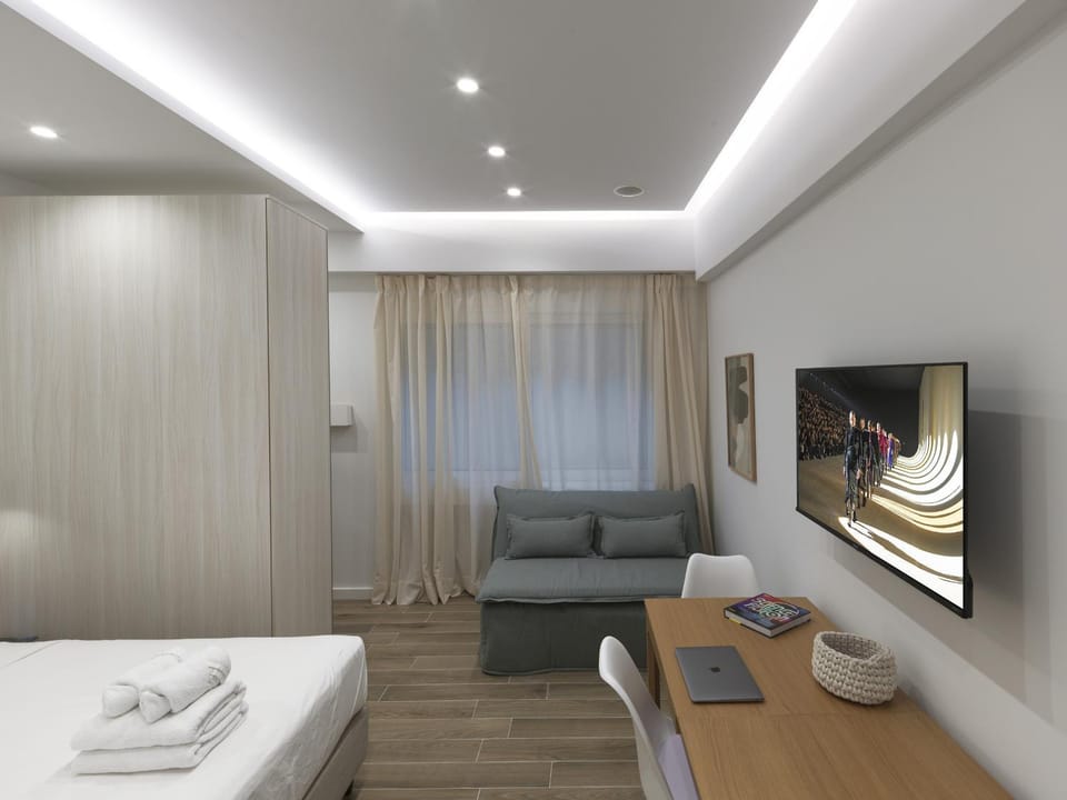 Communal lounge/ TV room, Living room
