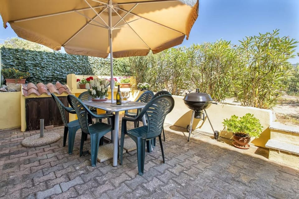 Property building, Day, BBQ facilities