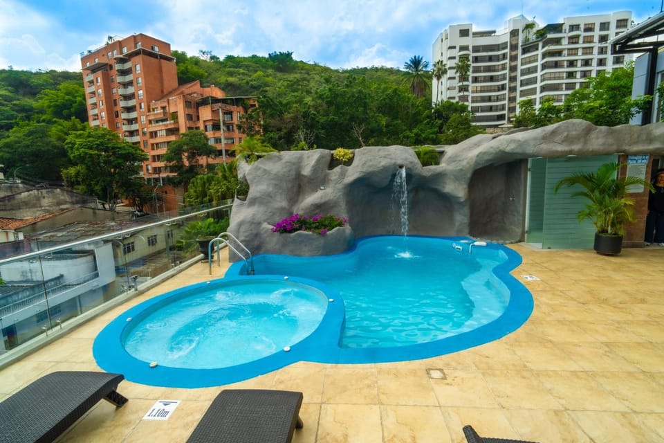 Day, Natural landscape, Pool view, Swimming pool, sunbed