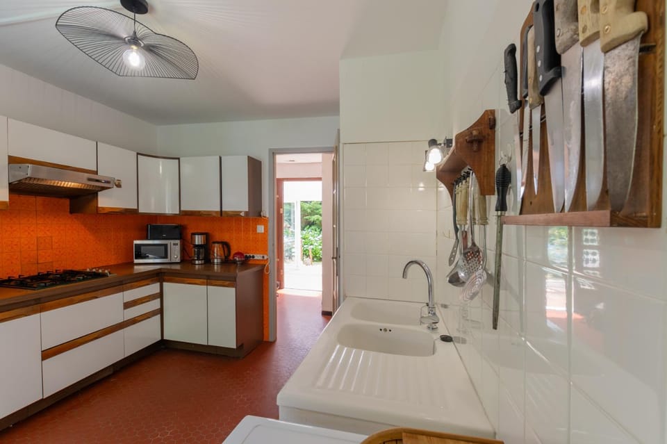 dishwasher, pet friendly, stove