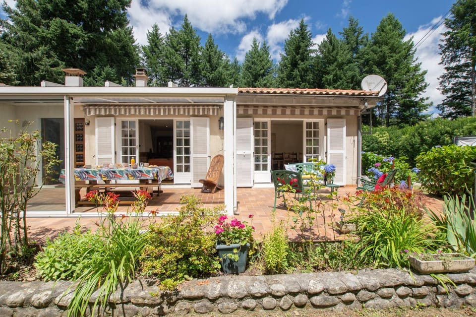 Patio, Garden, Dining area