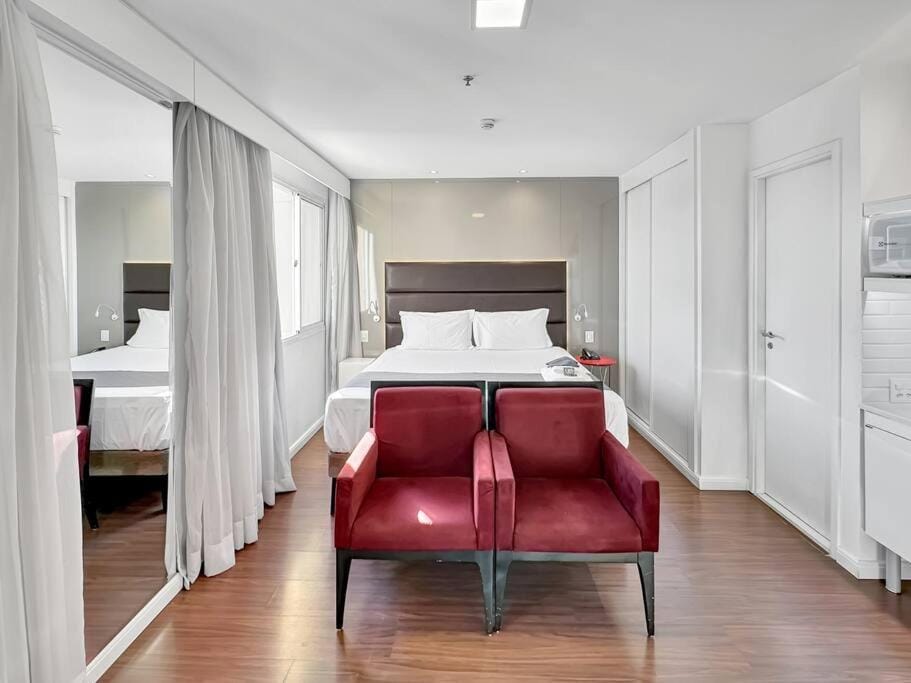 Bed, Photo of the whole room, Seating area, Bedroom
