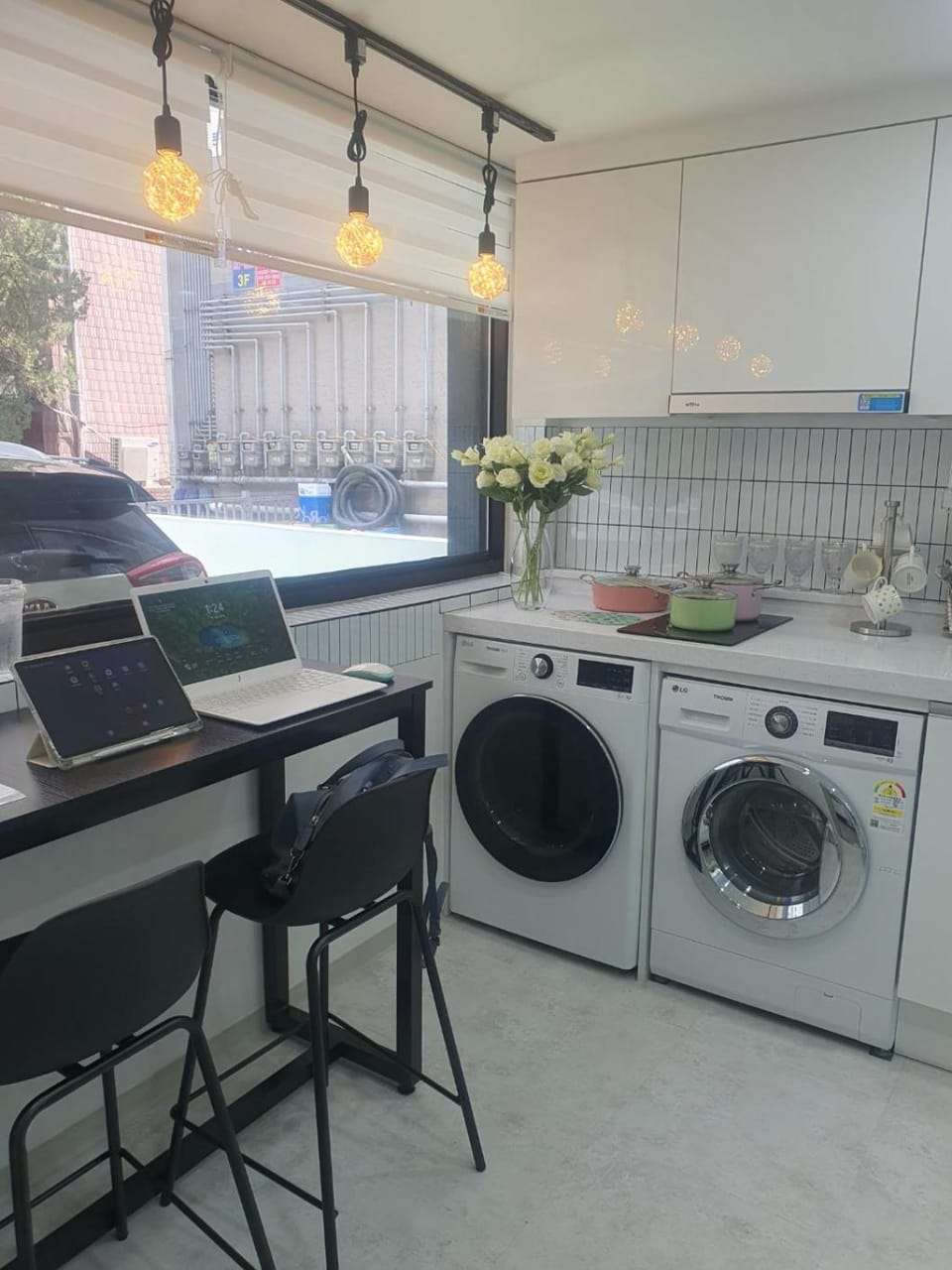Kitchen or kitchenette