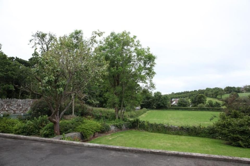Stone Gate lodge with Private Hot Tub Villa in Northern Ireland