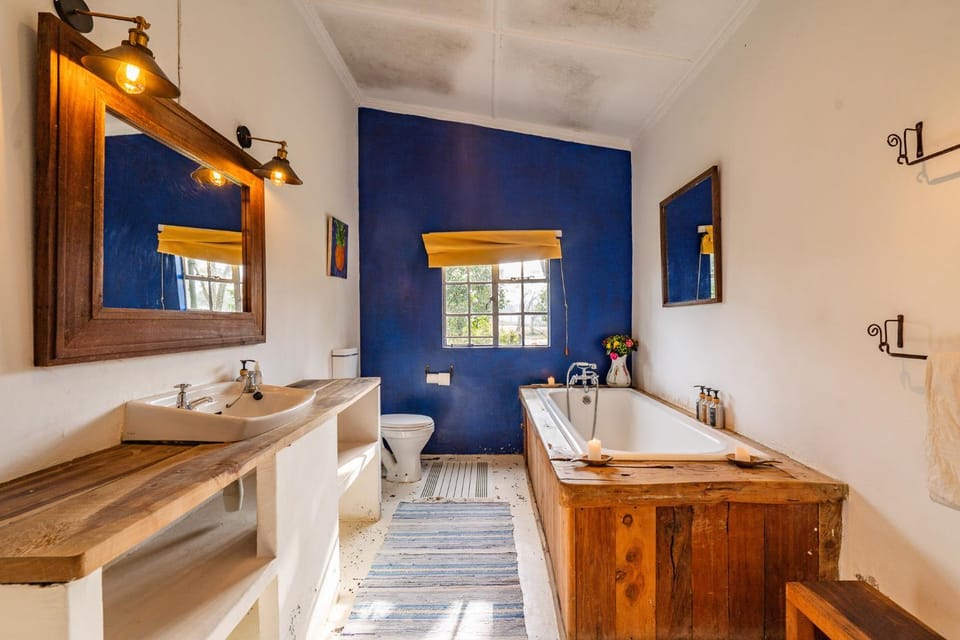 Sanctuary Farm House 5-Bedroom Lodge in Wildlife Farm Stay in Kenya