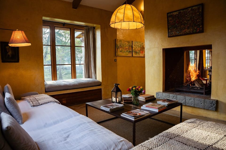 Yellow House 3-Bedroom Villa in Nature House in Kenya